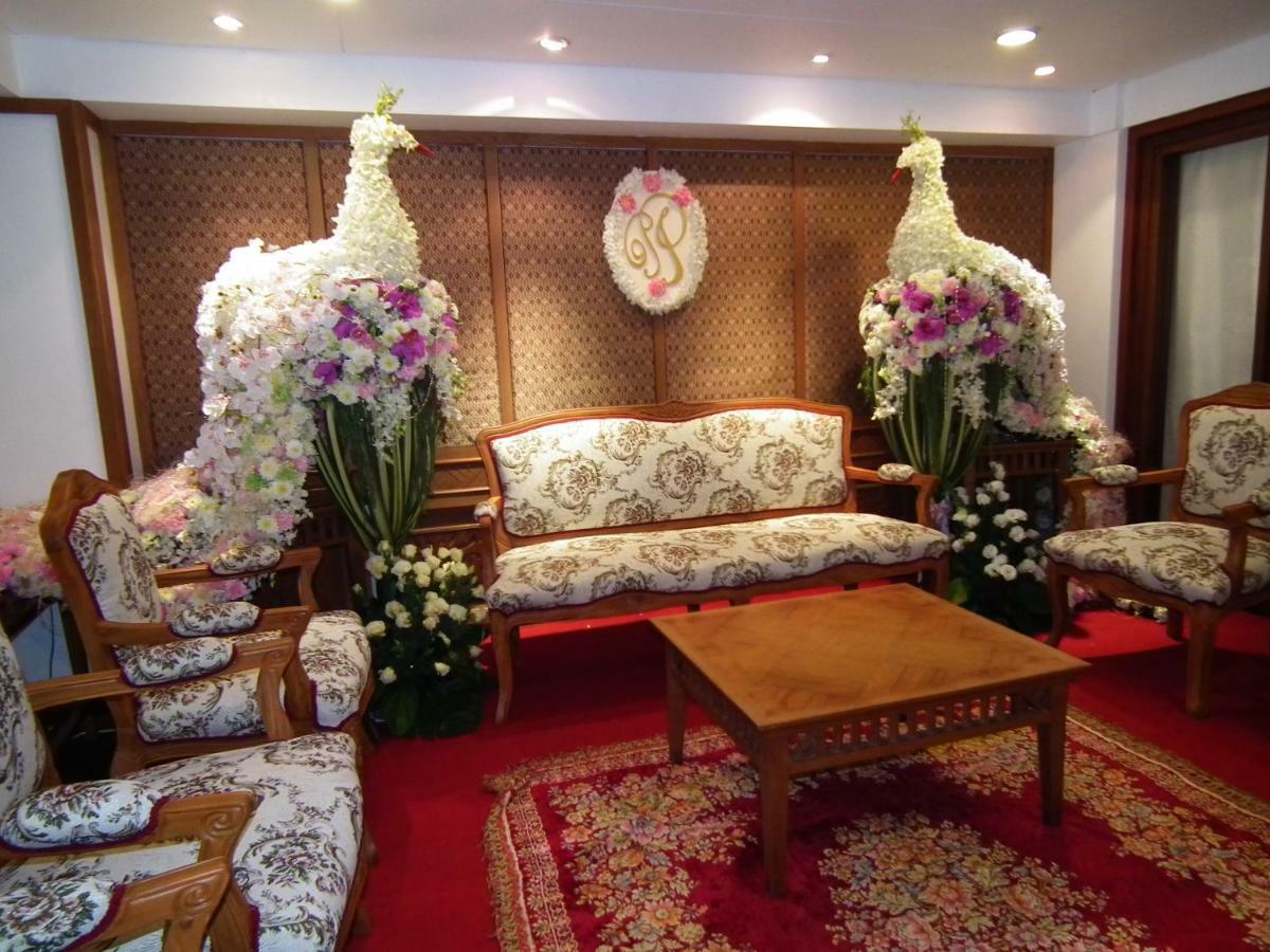 โรงแรมดุสิต  สกลนคร ภายนอก รูปภาพ